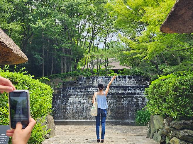 시코쿠무라의 랜드마크 계단폭포