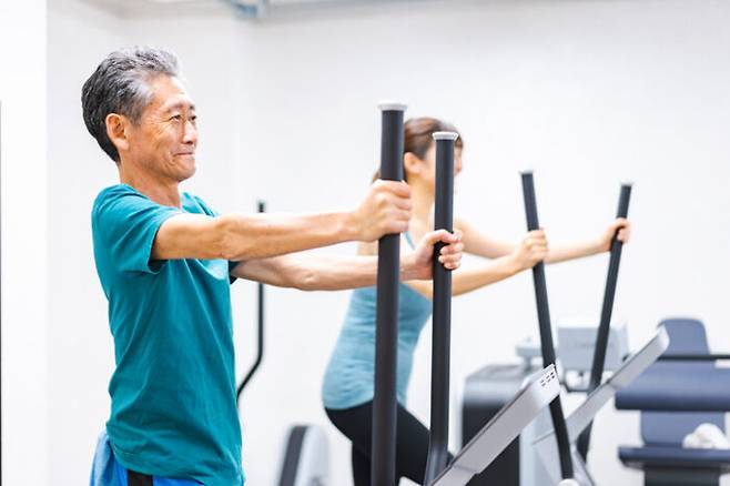 나이들면 감소하는 근육량, 유산소운동과 근력운동 중 뭐가 중요할까?[사진=게티이미지뱅크]