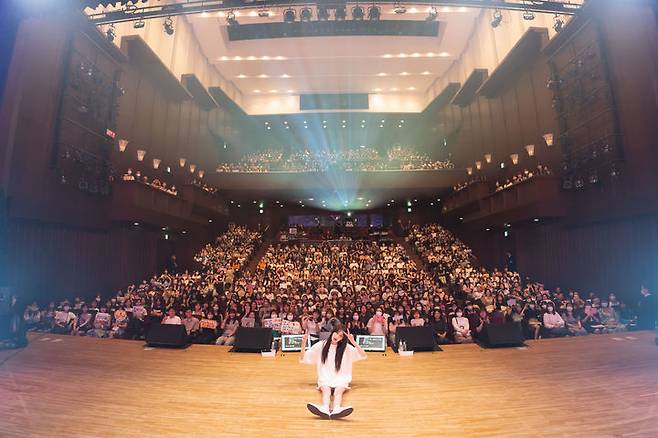 [서울=뉴시스] 이성경 도쿄 팬미팅 모습. (사진=YG엔터테인먼트 제공) 2023.07.24. photo@newsis.com *재판매 및 DB 금지