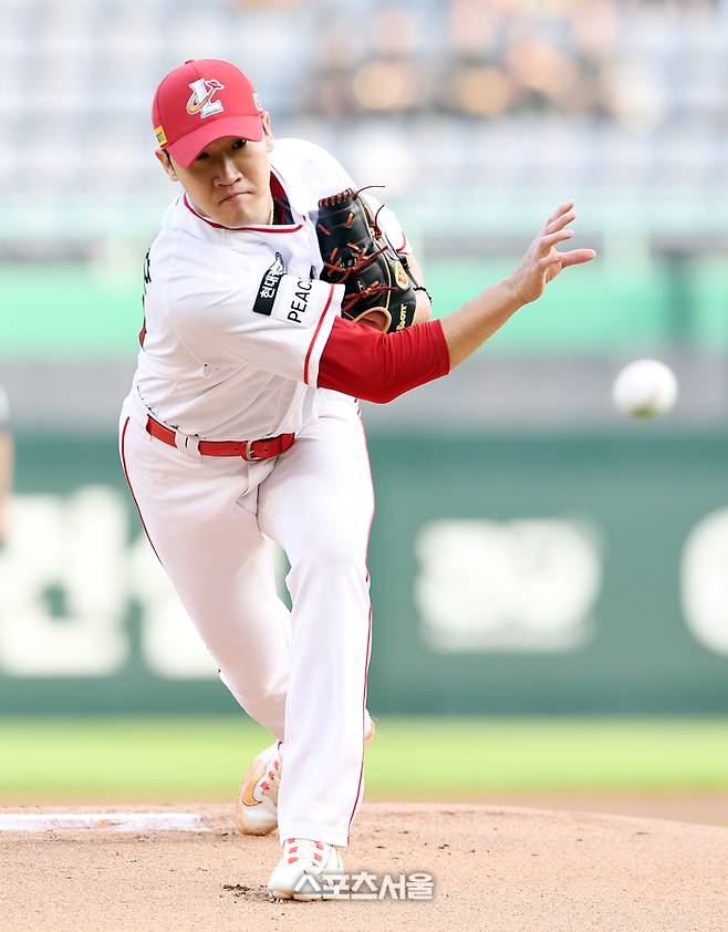 SSG 박종훈이 5일 인천SSG랜더스필드에서 열린 2023 KBO리그 KIA전에 선발 등판해 역투하고 있다. 문학 | 박진업기자 upandup@sportsseoul.com