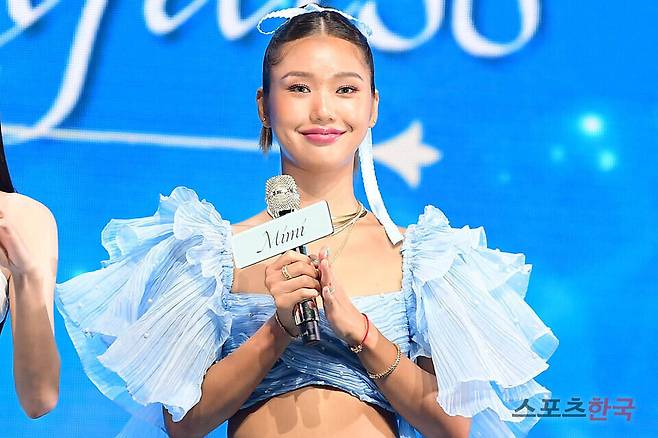 ​미니 9집 '골든 아워글래스(Golden Hourglass)' 쇼케이스에 참석한 오마이걸 미미. ⓒ이혜영 기자 lhy@hankooki.com​