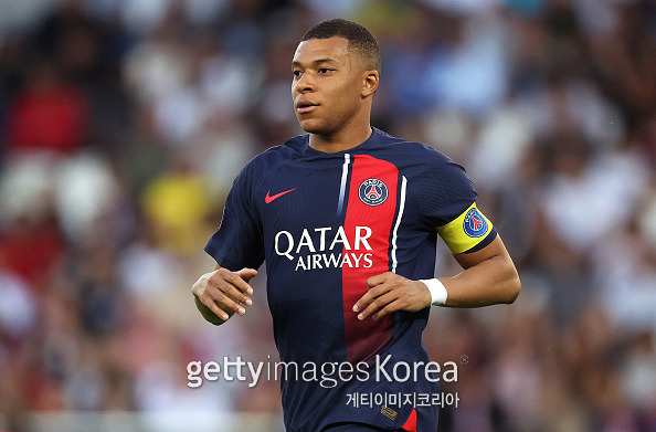 PARIS, FRANCE - JUNE 03: Kylian Mbappe of Paris Saint-Germain in action during the Ligue 1 match between Paris Saint-Germain and Clermont Foot at Parc des Princes on June 03, 2023 in Paris, France. (Photo by Julian Finney/Getty Images)