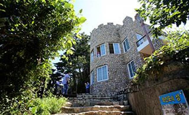 ▲화진포에 남아 있는 김일성 별장Ⓒ고성군