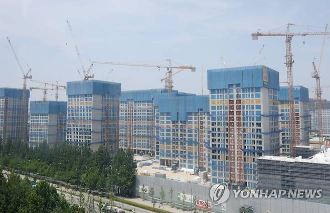 아파트 분양가 10년간 2배 가까이 올라…3.3㎡당 1천755만원 [연합뉴스 자료사진]