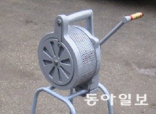 지평리 전투에서 프랑스 대대가 사용했던 수동식 사이렌