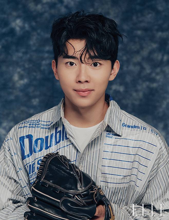 정윤이 입은 셔츠는 Doublet.