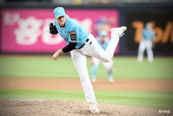 시즌 초반 부진을 씻고 KBO리그 데뷔 첫 10승을 달성한 웨스 벤자민. 벤자민이 이끄는 KT도 후반기 반격에 나섰다. [사진 KT 위즈]