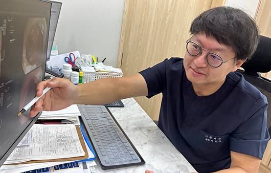 내과 전문의 이효근 원장 ㅣ출처 : 기쁨내과