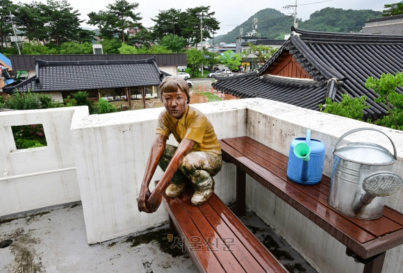 충남 공주 이미정 갤러리의 설치 미술 작품.