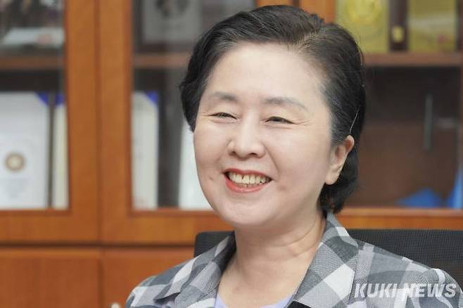 김영선 국민의힘 의원이 28일 국회 의원회관에서 쿠키뉴스를 만나 인터뷰를 진행하고 있다. &nbsp; 사진=임형택 기자