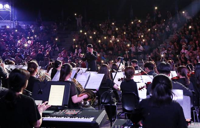 23회 밀양공연예술축제 폐막식에서 한여름 밤의 빅스타 콘서트 폐막공연이 진행되고 있다. *재판매 및 DB 금지