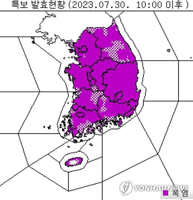 전국 대부분 지역 폭염 경보 (서울=연합뉴스) 기상청은 30일 오전 10시를 기해 서울, 대전, 광주, 대구, 부산, 울산, 세종, 경상북도 전역 등 전국 대부분 지역에 폭염 특보를 발효했다. 사진은 기상청 특보 발효 현황 그래픽. 2023.7.30 [기상청 제공. 재판매 및 DB 금지] photo@yna.co.kr