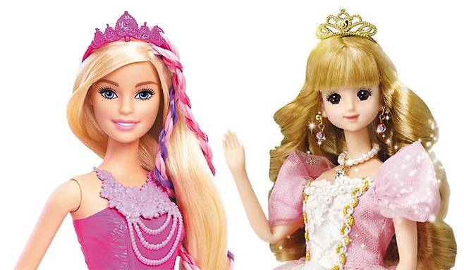 미국에서는 바비(왼쪽)가 세대를 넘어 사랑받지만 국내에선 미미가 소꿉친구로 더 친근하다. /마텔·미미월드홈페이지