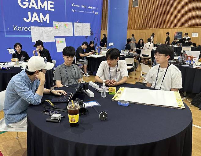 한국게임과학고에 재학 중인 박승현, 송정기, 이도현 학생(왼쪽부터) / 출처=IT동아