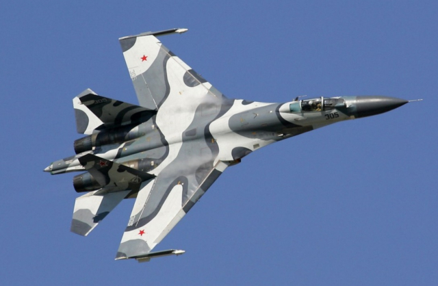 러시아 4세대 전투기 ‘SU-27’. 사진=위키피디아 캡처