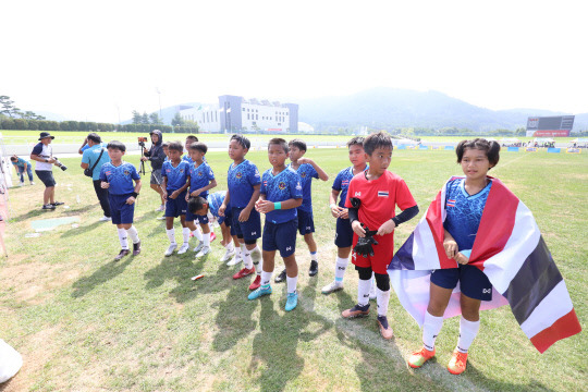 5학년 도약 9시 40분 종합 2구장 태국논타부리 - 진천FC