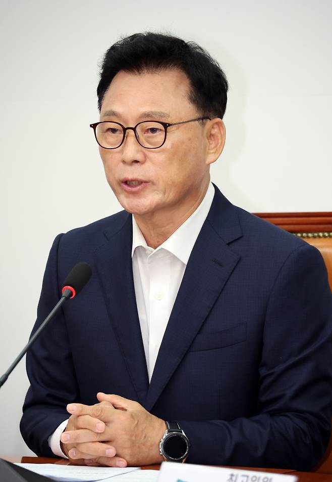 박광온 더불어민주당 원내대표가 2일 국회 당 사무실에서 최고위 회의를 하고 있다. [연합]