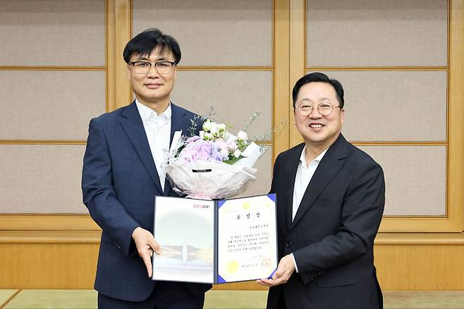 충남대병원이 코로나19 대응 유공을 인정받아 시장 표창을 받았다.(사진=충남대학교병원 제공) *재판매 및 DB 금지