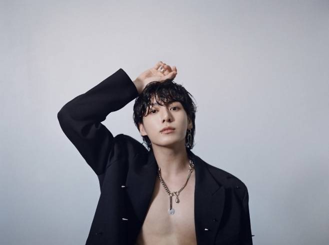 방탄소년단 정국 'Seven' 스포티파이 전 세계 男아티스트 최단 2억 돌파→그룹·솔로 전체 1위