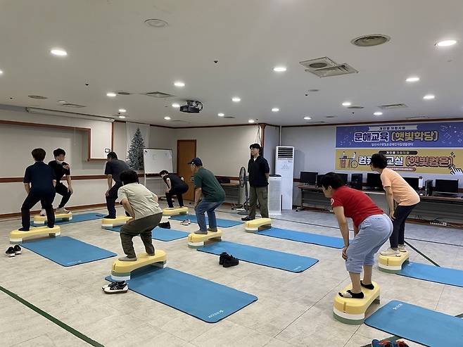 장애인 맞춤형 건강드림체조 교실 모습 [고양시 제공, 재판매 및 DB 금지]