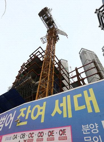 대구 수성구에 위치한 도시형 생활주택 공사현장 모습(사진=연합뉴스)