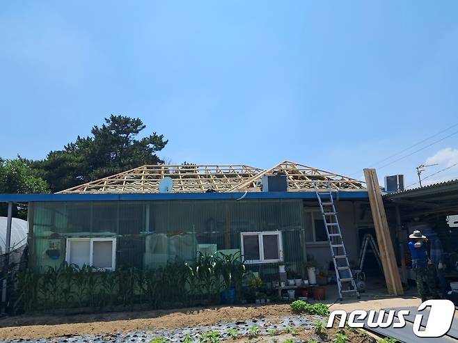 전북 정읍시는 저소득층의 삶의 질 향상과 안전하고 쾌적한 생활환경 조성을 위해 주거환경 개선사업을 추진하고 있다고 3일 밝혔다.(정읍시 제공)2023.8.3/뉴스1