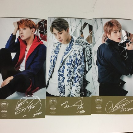 Photo cards of BTS members [JOONGANG PHOTO]