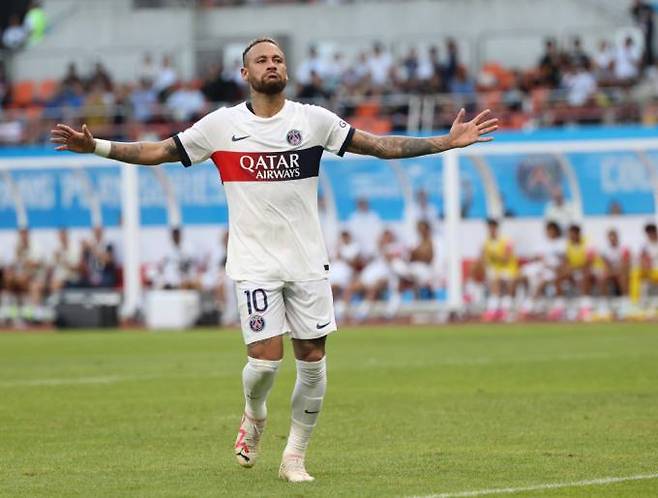 득점을 올리고 세리머니하는 네이마르. 연합뉴스