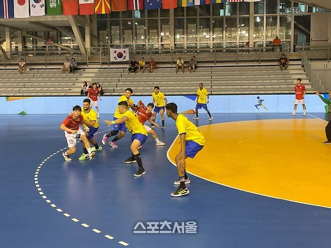 한국 U-19 대표팀이 4일(한국시간) 크로아티아 코프리브니츠에서 열린 제10회 남자 핸드볼 세계청소년선수권 D조 조별리그 브라질전에서 공격을 진행하고 있다. 코프리브니차(크로아티아) | 김동영기자 raining99@sportsseoul.com