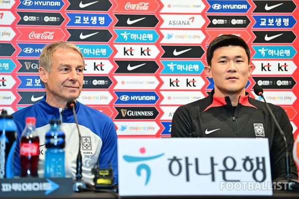 위르겐 클린스만 감독(왼쪽), 김민재(이상, 한국 남자 축구대표팀). 서형권 기자