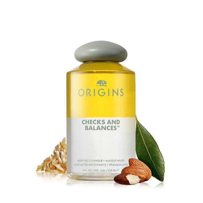 오리진스 첵스 앤 밸런스 밀키 오일 클렌저 - 이층상 클렌저로 흔들면 유상과 수상 층이 섞여 순하고도 강력하게 워터프루프 메이크업까지 제거한다. 150 mL 4만 5천 원.