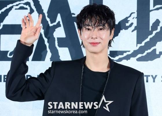 동방신기 유노윤호가 7일 오후 서울 강남구 삼성동 코엑스 메가박스에서 진행된 세 번째 미니앨범 'Reality Show' 발매 기념 기자간담회에 참석해 포즈를 취하고 있다. /사진=김창현 기자