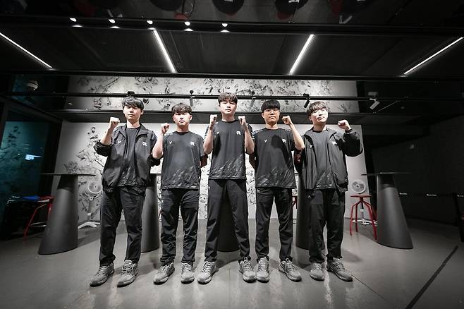 2023 LCK 서머 정규리그 1위 팀 KT 롤스터 [리그 오브 레전드 챔피언스 코리아(LCK) 제공. 재판매 및 DB 금지]