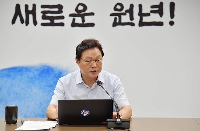 실국본부장회의 주재하는 박완수 경남지사 [경남도 제공. 재판매 및 DB 금지]