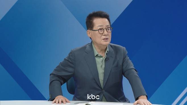 ▲KBC여의도초대석에 출연한 박지원 전 국정원장