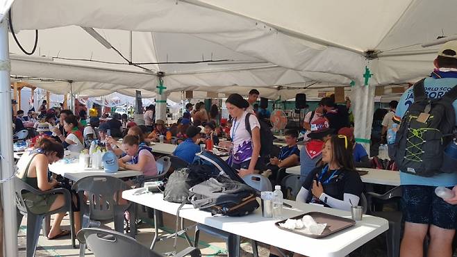 5일 잼버리장 내 푸드하우스 텐트촌의 이탈리아 식당. 피자와 파스타 등을 팔고 있다./사진= 유동주