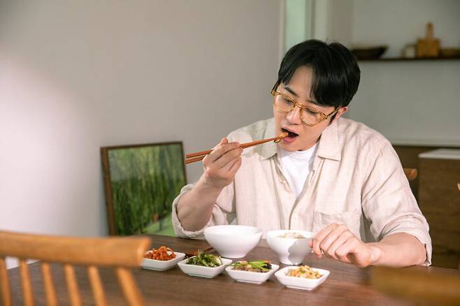 위산 역류를 막으려면 잠자기 전 적어도 세 시간 전에는 식사를 마쳐야 한다. [사진=클립아트코리아]