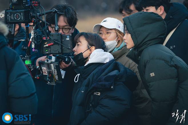 이정림 PD와 배우 김태리. '악귀' 공식 홈페이지 캡처