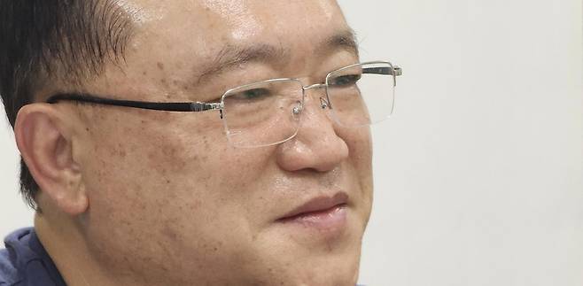 미국 LA 나눔선교회의 한영호 목사 (로스앤젤레스=연합뉴스) 양정우 기자 = 미국 로스앤젤레스(LA) 한인타운 내 나눔선교회를 이끌고 있는 한영호 목사가 지난달 23일(현지시간) 연합뉴스 이슈팀과 만난 자리에서 한인 청소년들의 마약 문제에 관해 이야기를 하고 있다. 2023. 8.10.
    eddie@yna.co.kr (끝)