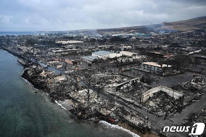 라하이나 해안가의 주택과 건물들이 거의 전소됐다. 2023.08.11/ ⓒ AFP=뉴스1 ⓒ News1 김형준 기자