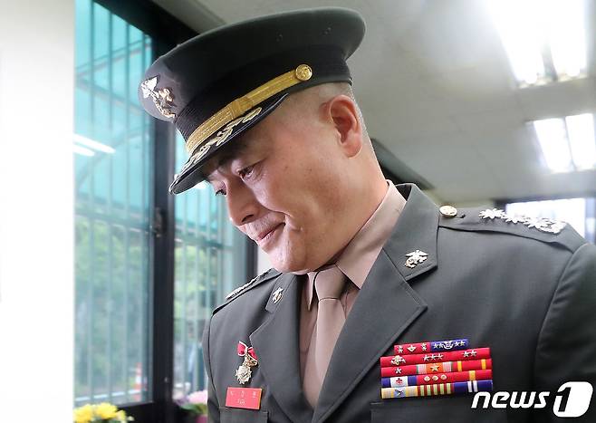 지난달 집중호우 피해 실종자 수색작전 중 순직한 고(故) 채수근 상병 사고 조사결과 보고서를 경찰에 이첩했던 박정훈 전 해병대 수사단장(대령)이 11일 오전 용산구 국방부 소재 국방부 검찰단에 출석하고 있다. 2023.8.11/뉴스1 ⓒ News1 이동해 기자