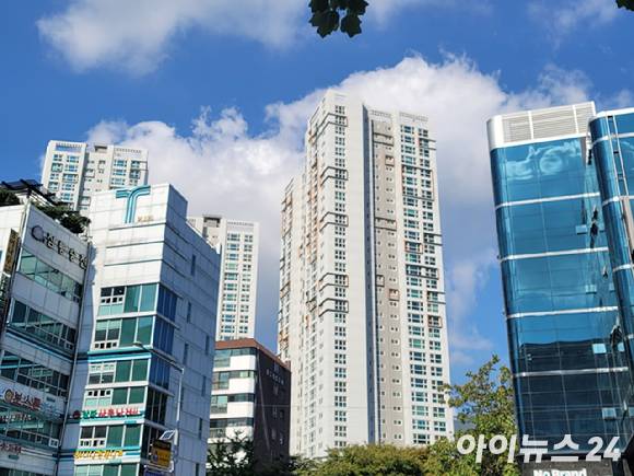 강남구 대치동 일원 아파트 단지 전경. [사진=김서온 기자]