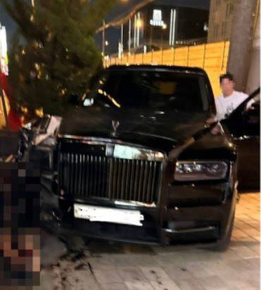 강남 롤스로이스 사고 현장 모습. 유튜브 ‘카라큘라 탐정 사무소’ 캡처