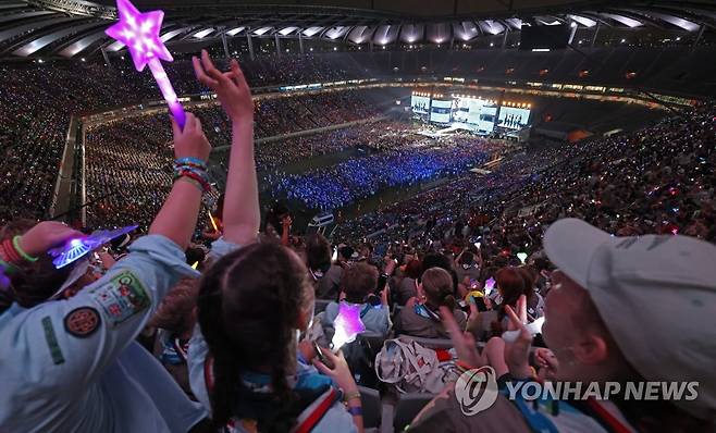 잼버리를 위한 K팝 공연 (서울=연합뉴스) 11일 서울월드컵경기장에서 K팝 슈퍼라이브 콘서트가 열리고 있다. 2023.8.11 [문화체육관광부 제공. 재판매 및 DB금지] photo@yna.co.kr