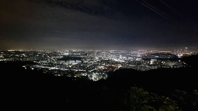 문학산에서 바라본 인천 야경.|인천시 제공