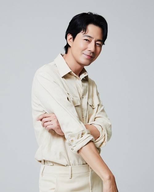 영화 '밀수'서 전국구 밀수왕 권 상사 역 열연&nbsp;