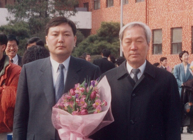 윤석열 대통령과 부친 윤기중 연세대 명예교수. 대통령실 제공