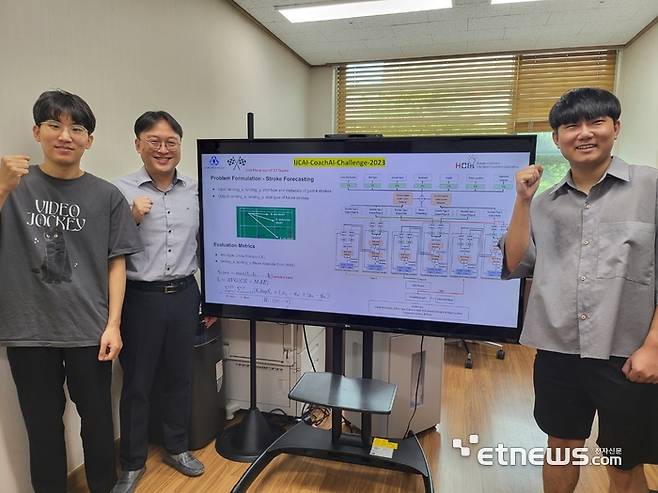 오정석 통합과정생, 김승준 교수, 성민우 석사과정생.