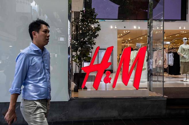 홍콩 H&M 매장 앞의 모습 ⓒAFP=연합뉴스