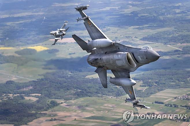 우크라가 지속적으로 지원을 요구해온 서방 전투기 F-16 [AP 연합뉴스 자료사진. 재판매 및 DB 금지]